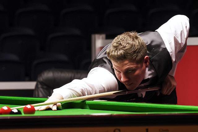 他在一条长 他在一条长