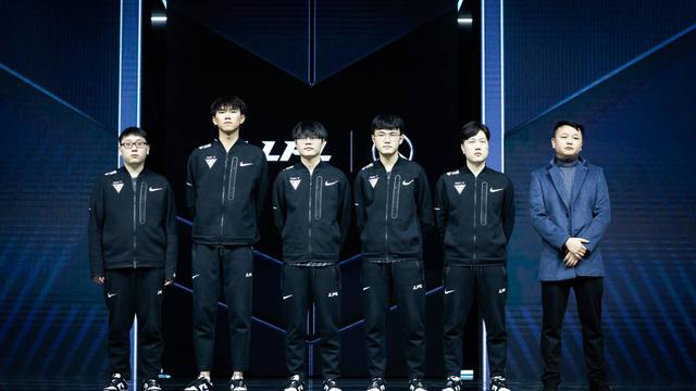 并指出在多 并指出在多