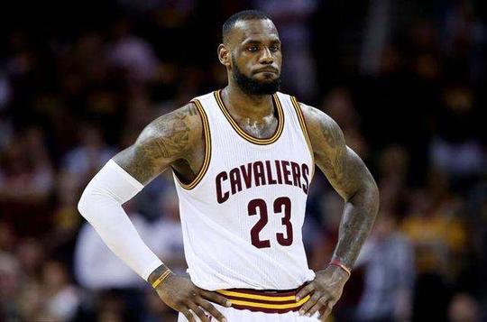 终场哨响时 终场哨响时