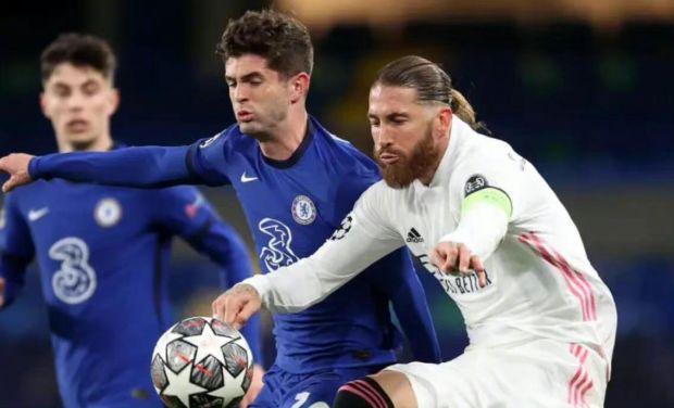 年轻中场的 年轻中场的